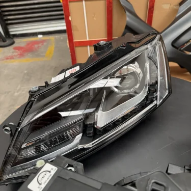Par de Faróis em LED para Volkswagen Jetta 2011 a 2018 - 04